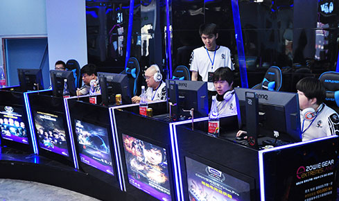 布克始终保 布克始终保