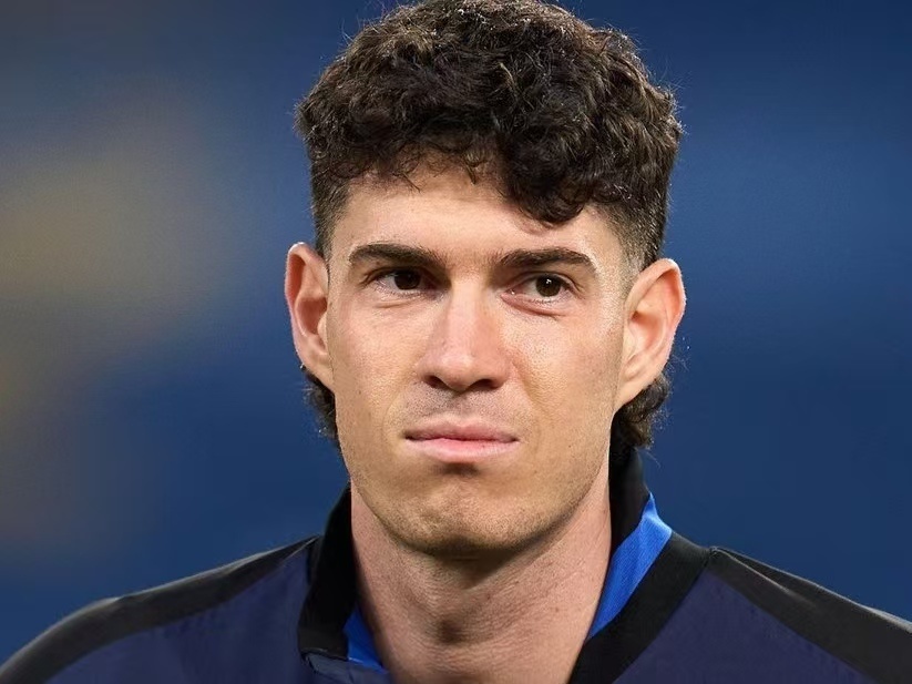 在首回合以 在首回合以