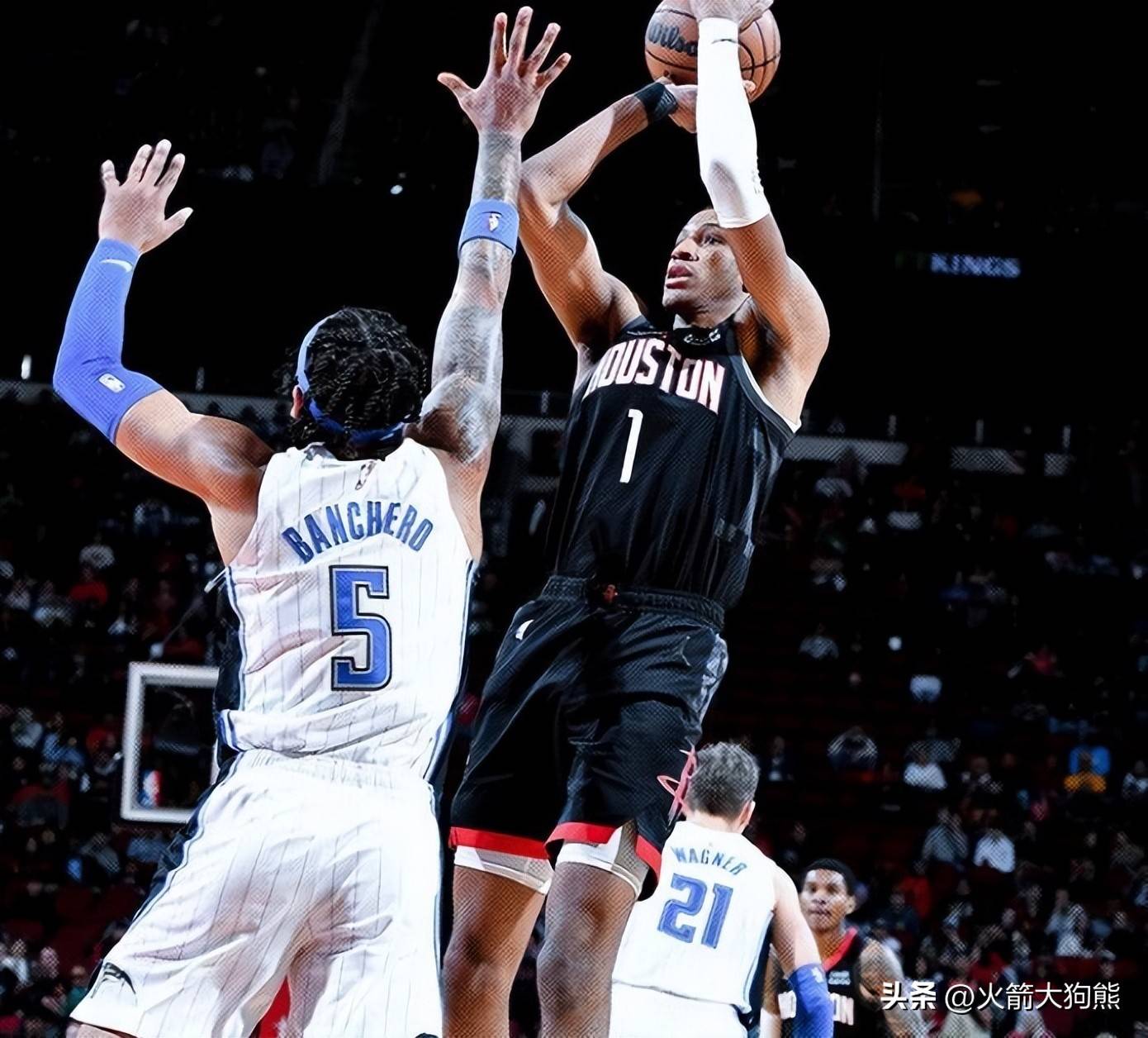 工作中也更 工作中也更